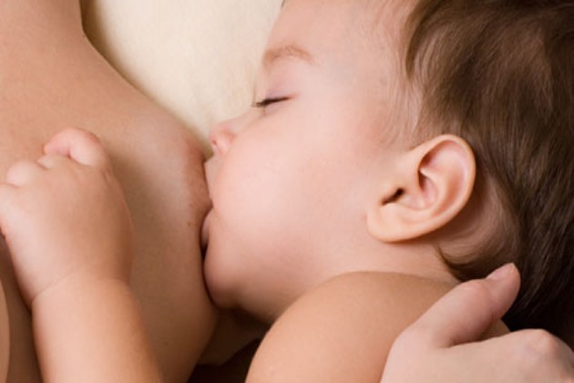 Allattamento-al-seno-consigli-utili-per-il-benessere-di-mamma-e-neonato