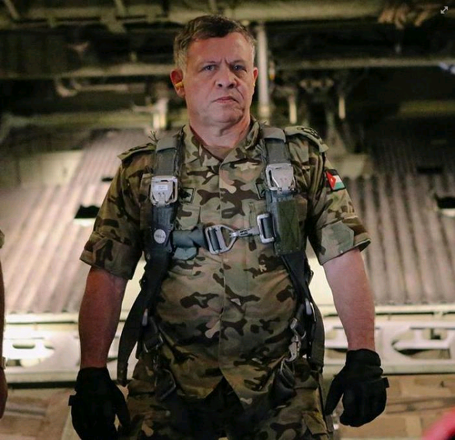 20150306-Re-Abdullah-II-Giordania-in-uniforme-da-combattimento