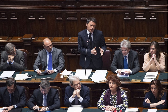 Il presidente del Consiglio dei Ministri, Matteo Renzi, durante la relazione alla Camera sul Consiglio Europeo straordinario di giovedì 23 Aprile (foto credit: Governo italiano)
