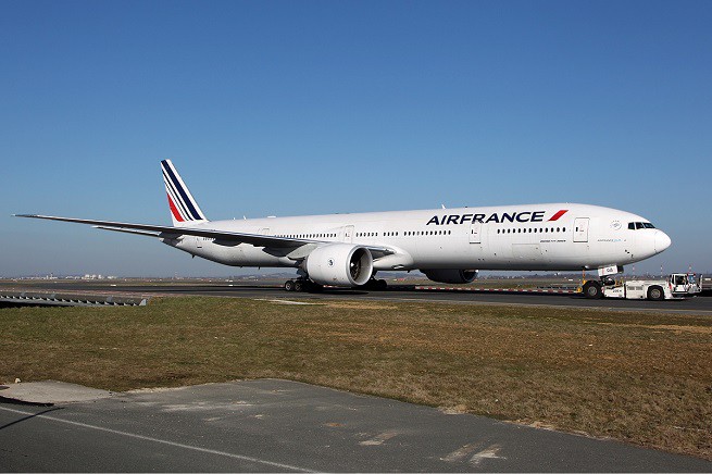 20150527-Air_France_Boeing_777-300ER-655X436