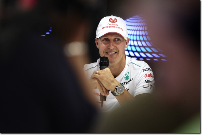 Sul circuito belga di Spa, Michael Schumacher raggiunge i 300 GP disputati, ma non scoglie le riserve sul proprio futuro (Foto MS Office S.A.)