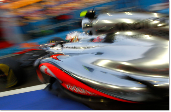 Lewis Hamilton partirà dalla pole position nel GP di Singapore, quattordicesimo appuntamento del mondiale di F1 (Foto McLaren Media)