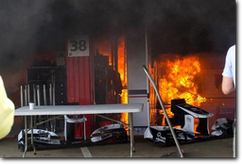 L'incendio ai box della Williams dopo il Gp di Spagna